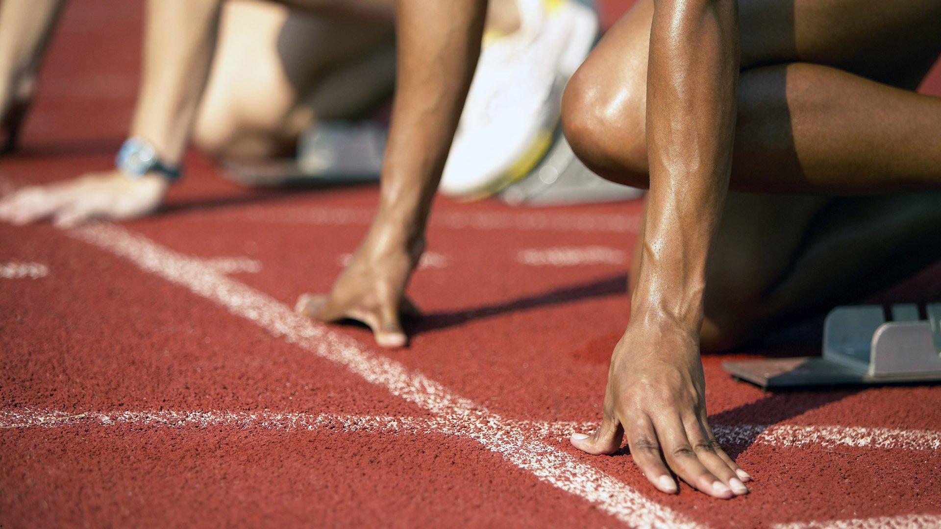 NBA总决赛激战正酣,勇士队逆转取胜扳平大比分