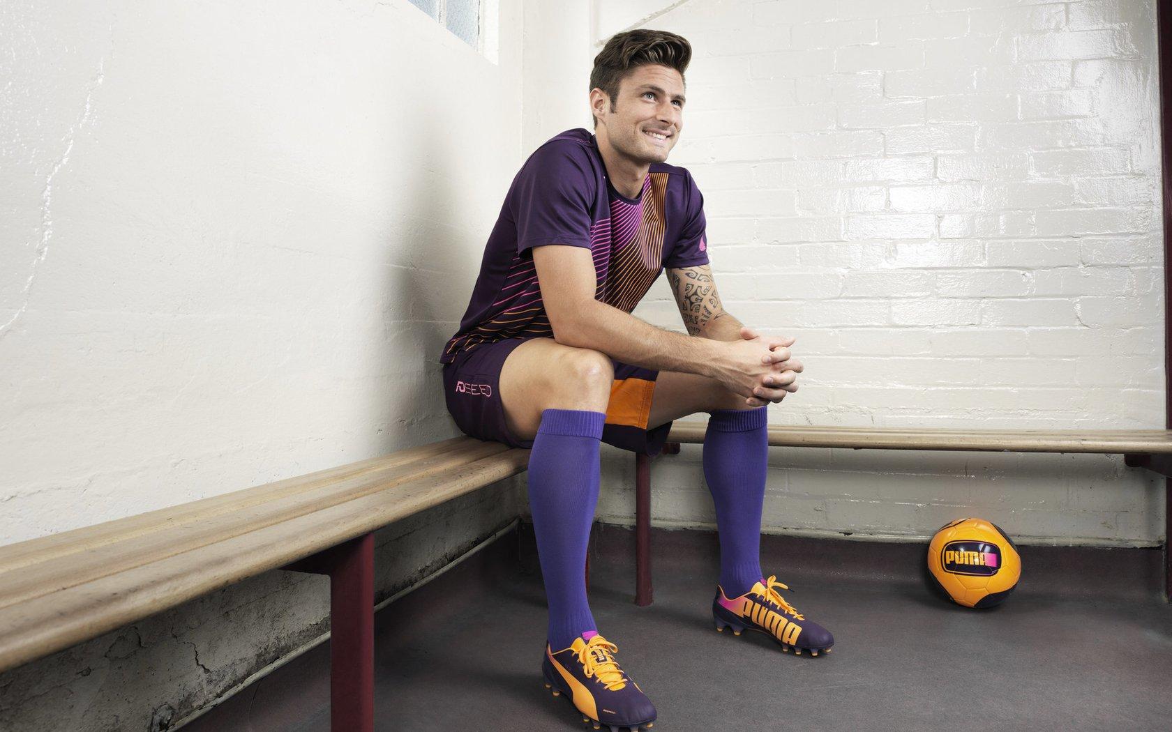 中国双人滑组合闪耀国际赛场 斩获花样滑冰大奖赛分站冠军